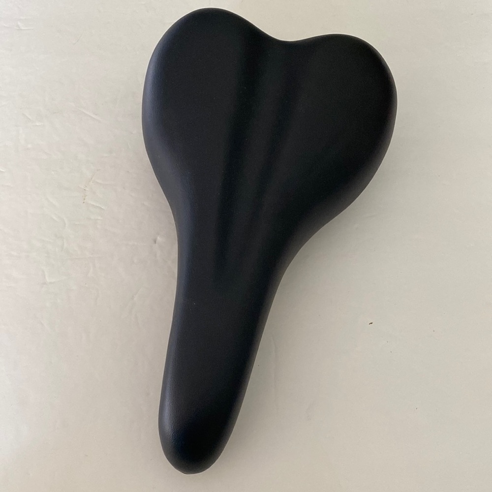 Pacific Bike Bicycle Seat Saddle Rail black cushioned gently used cycling